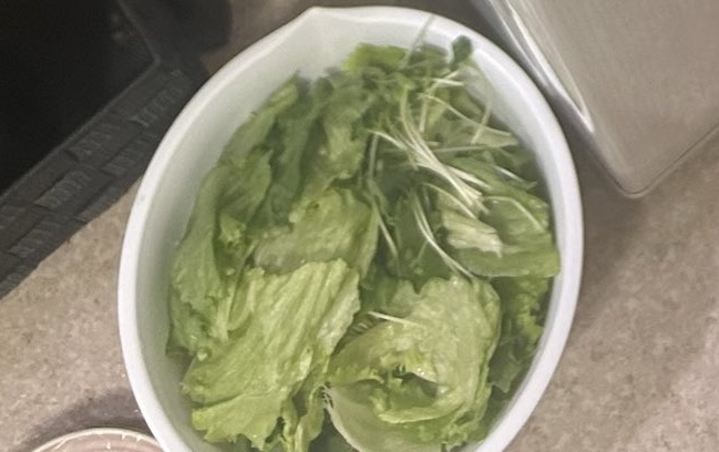 レタスのサラダにかけようとドレッシングを作ったら……