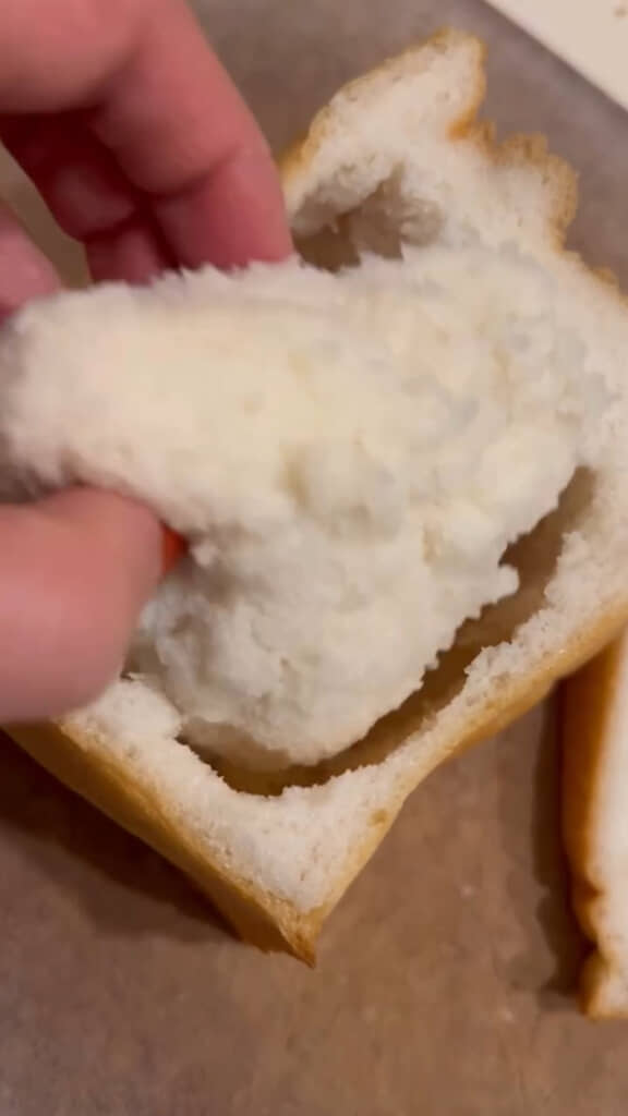 簡単に“食パンの中身”が取れました