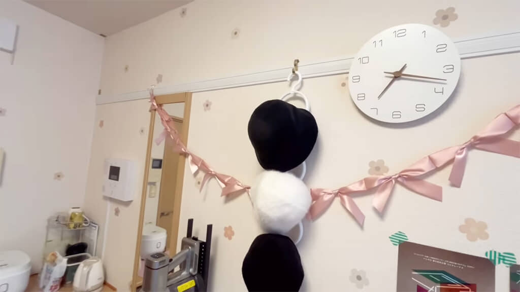 S字フックなどが掛けられるレール