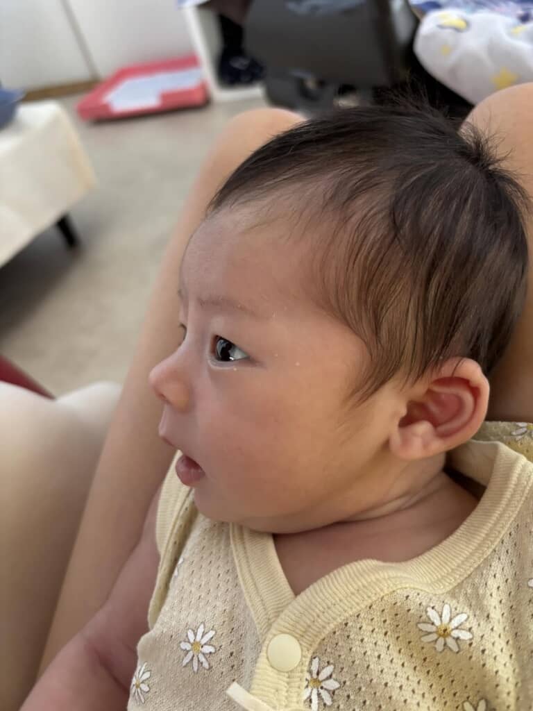 生後6日目の娘さん。すでに鼻が高いと分かる!