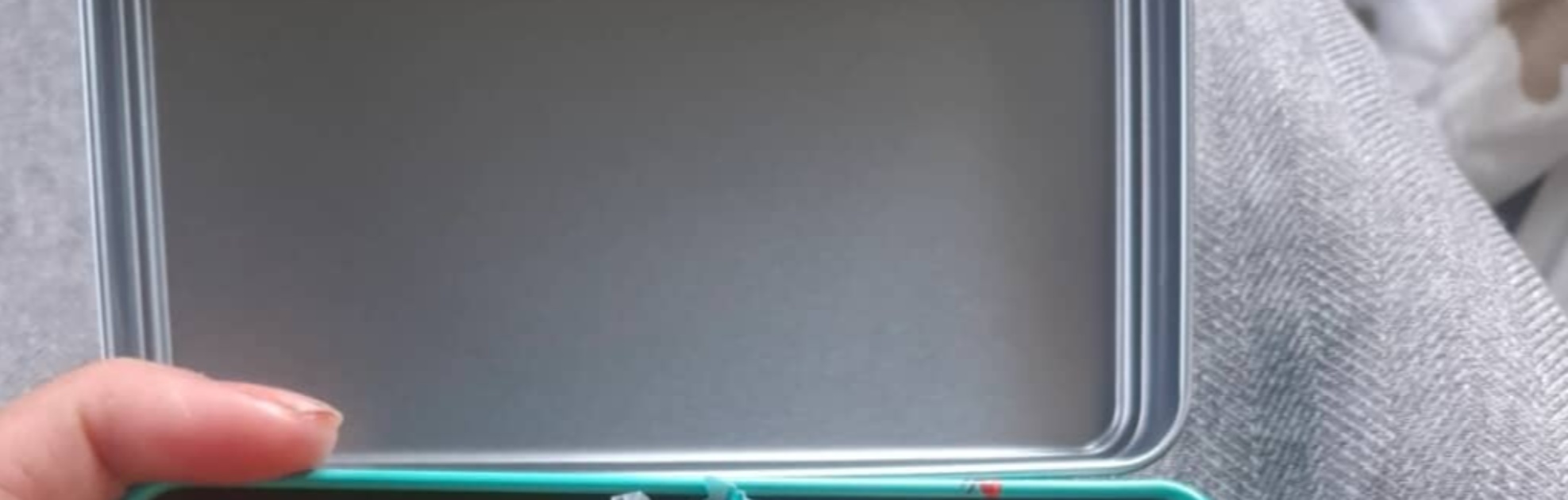 卒園記念の紅白饅頭、ワクワクで開けてみると……ママ絶句の意外な中身に「う、嘘だろ」「どっちが嬉しいかな？」（1/3） | ライフスタイル ねとらぼ