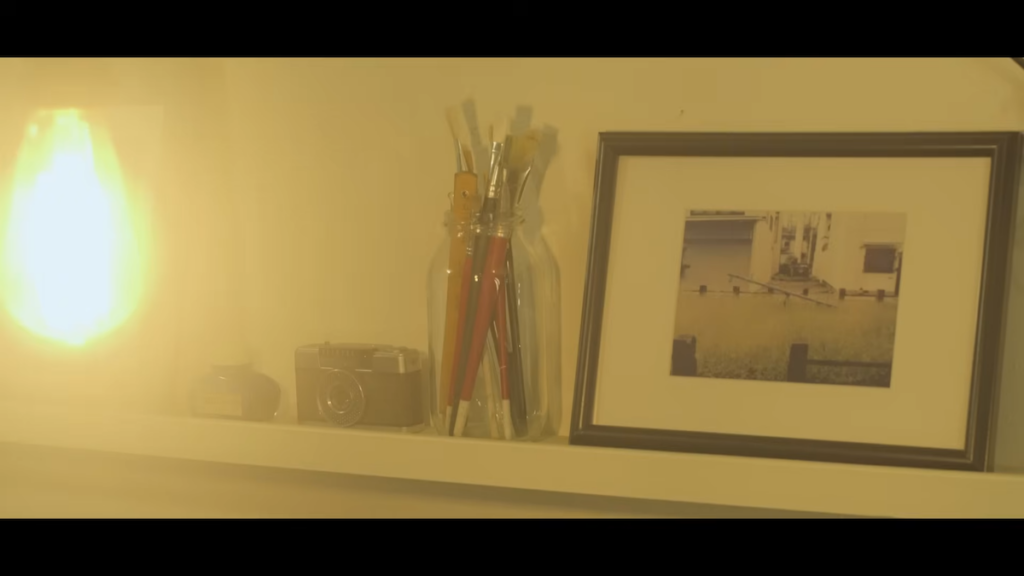 ホームセンターの保存瓶にはDIYで使ってきた筆をディスプレイ