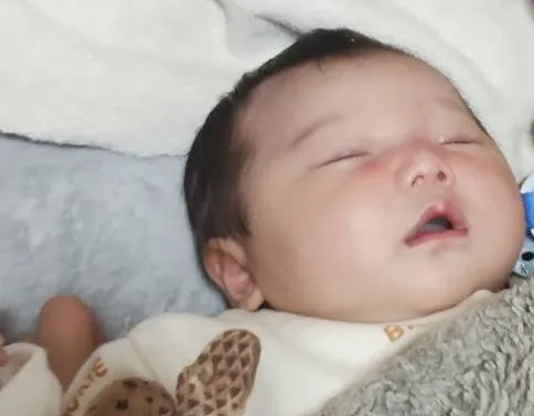 生後2カ月の末っ子ちゃん