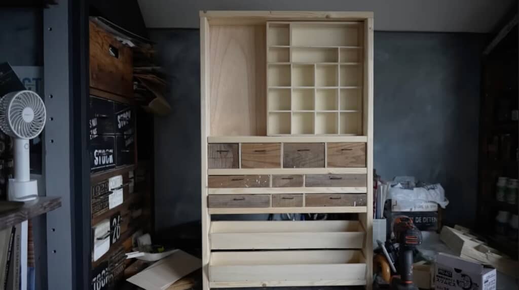 あとはヴィンテージ風に見せるワックスを塗るだけ！