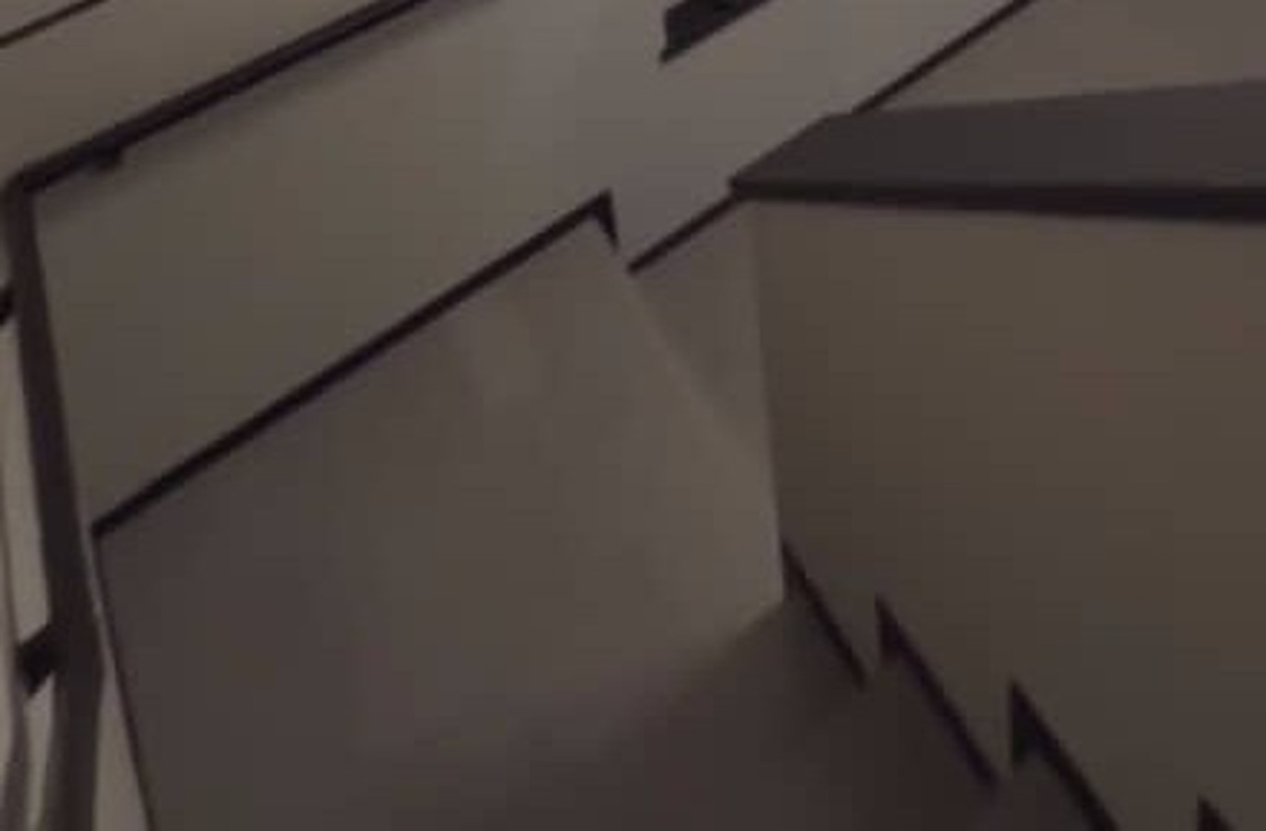 「葬式みたいな家」と言われた新築マイホーム→「脳がバグる」斬新な光景に衝撃走る「完全に妬みですね～！」（1/3） | ライフスタイル ねとらぼ