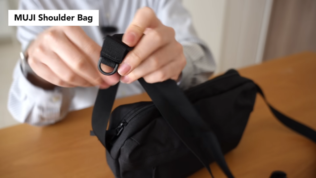 新たに追加されたキーホルダー用の穴