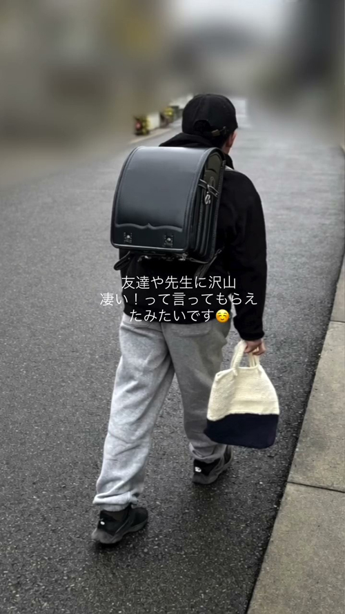 最終登校日の後ろ姿