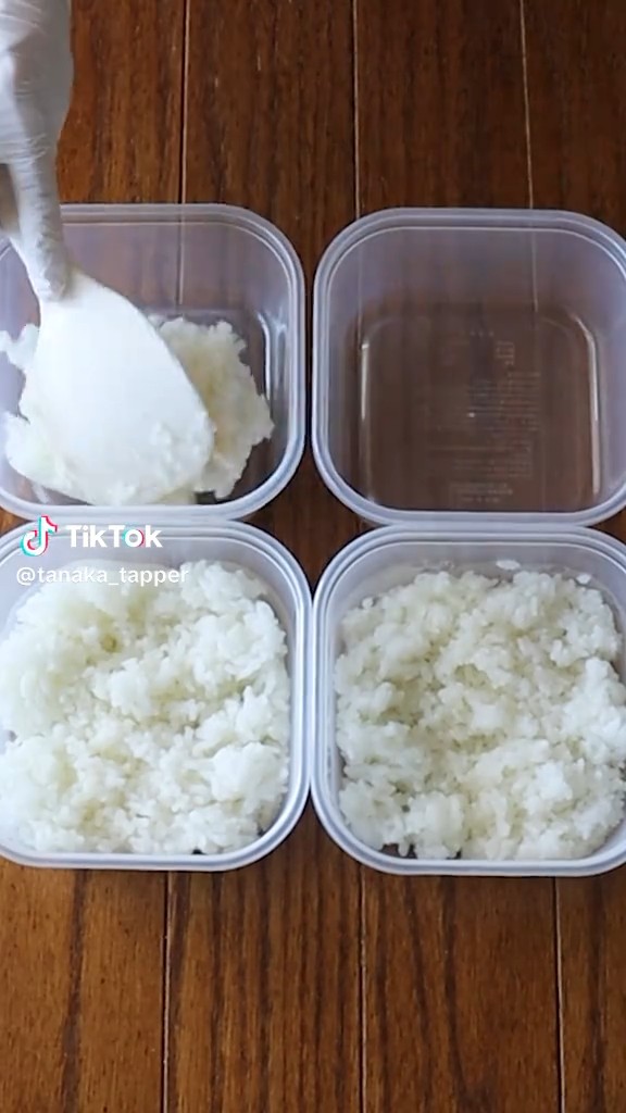 家族のためにお弁当作り