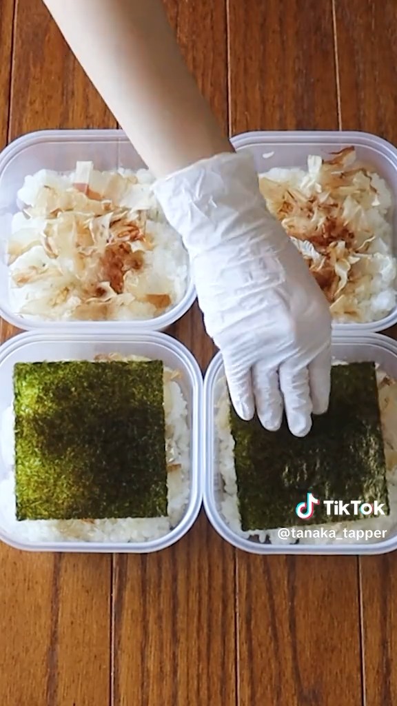 ご飯はのり弁に