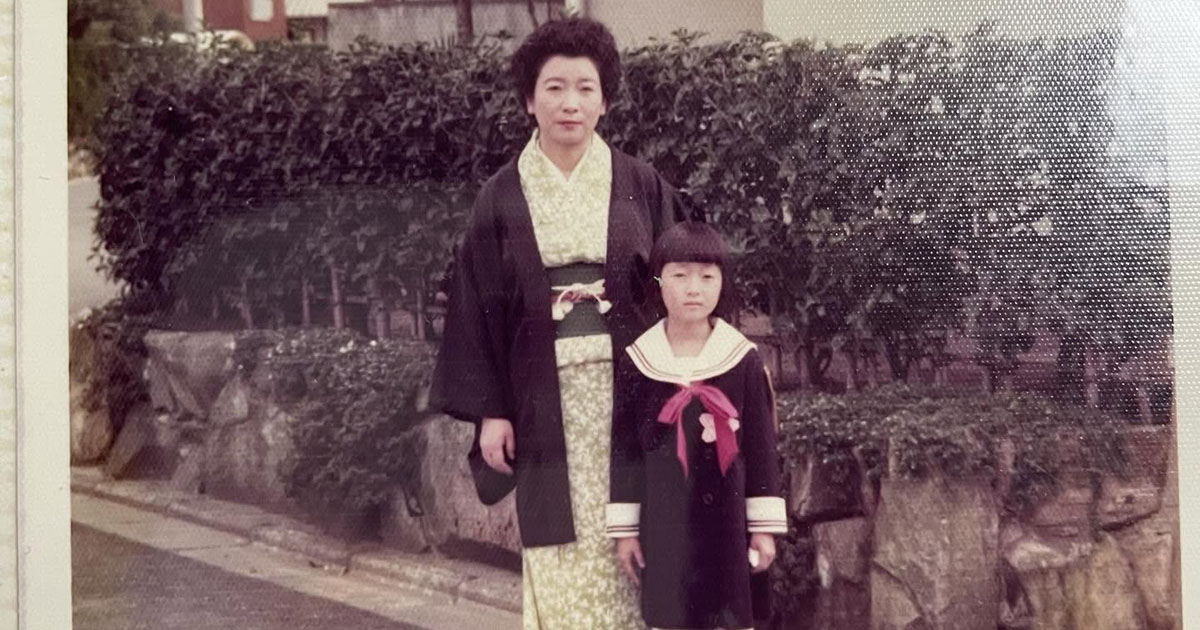 亡き母が娘の入学式で着ていた着物→50年後、娘が袖を通したら……　「よくお似合いですね」「お母様も嬉しいと思いますよ」（1/3） | 女性 ねとらぼ