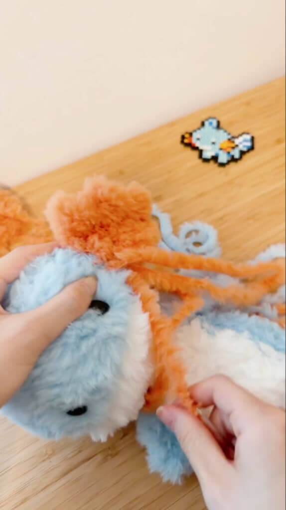 編みぐるみを作る様子を発信