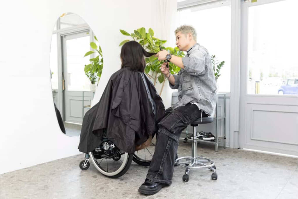 車椅子ユーザーでも安心して利用できるサロン