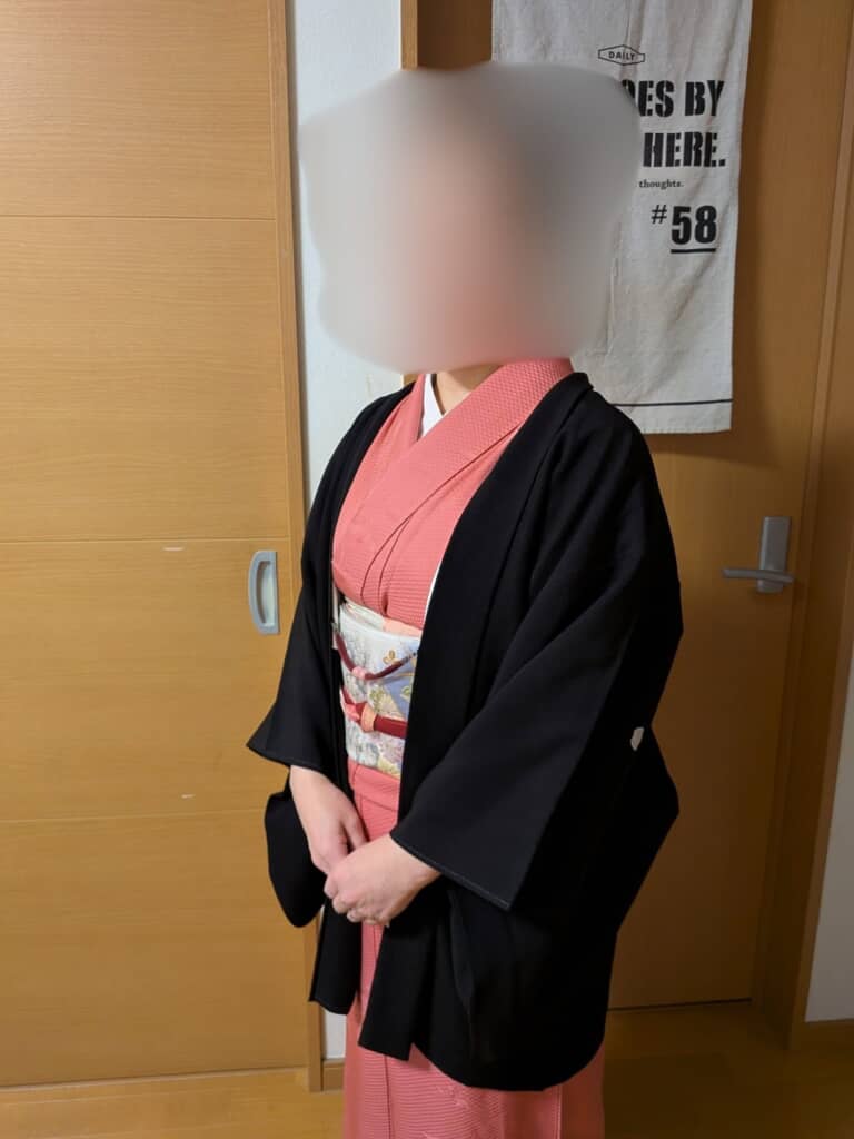 紋付きの黒羽織が凛々しい