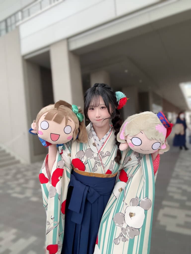 頑張りの原動力となった「ラブライブ！」のぬいぐるみも一緒に