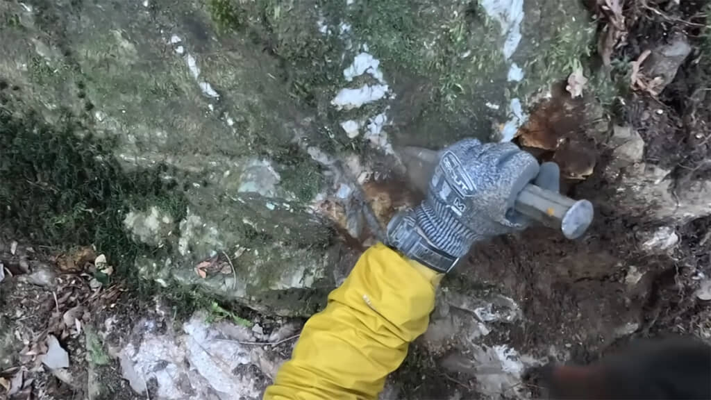 脈を掘っていきます