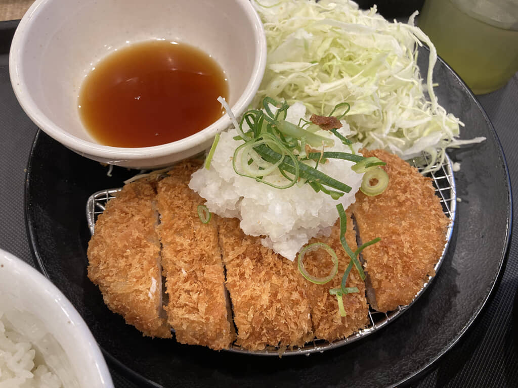 「婚活」じゃなく「トンカツ」