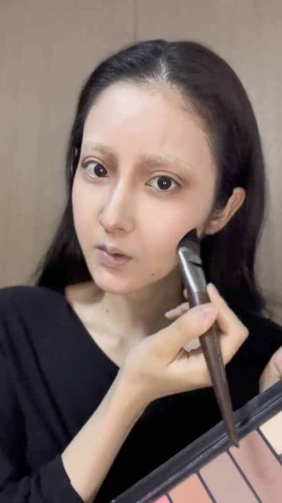 目元がかなり近づいてきました