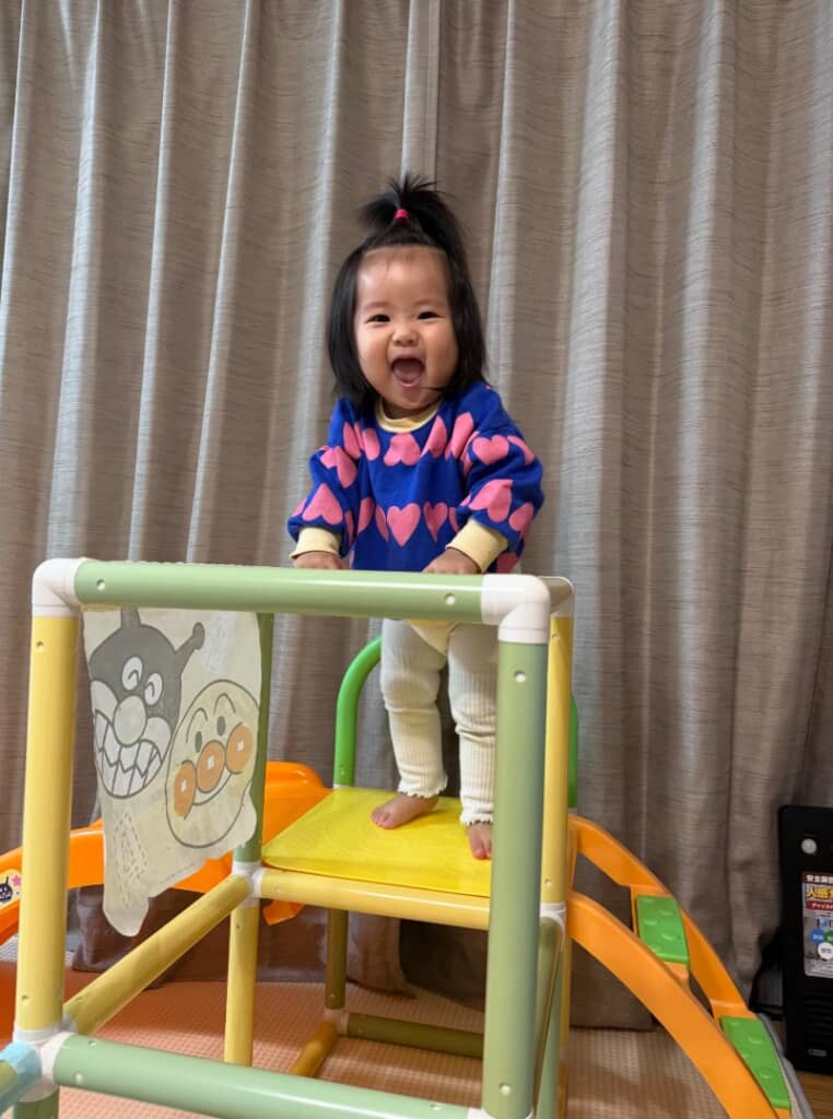 楽しく遊ぶ娘ちゃん