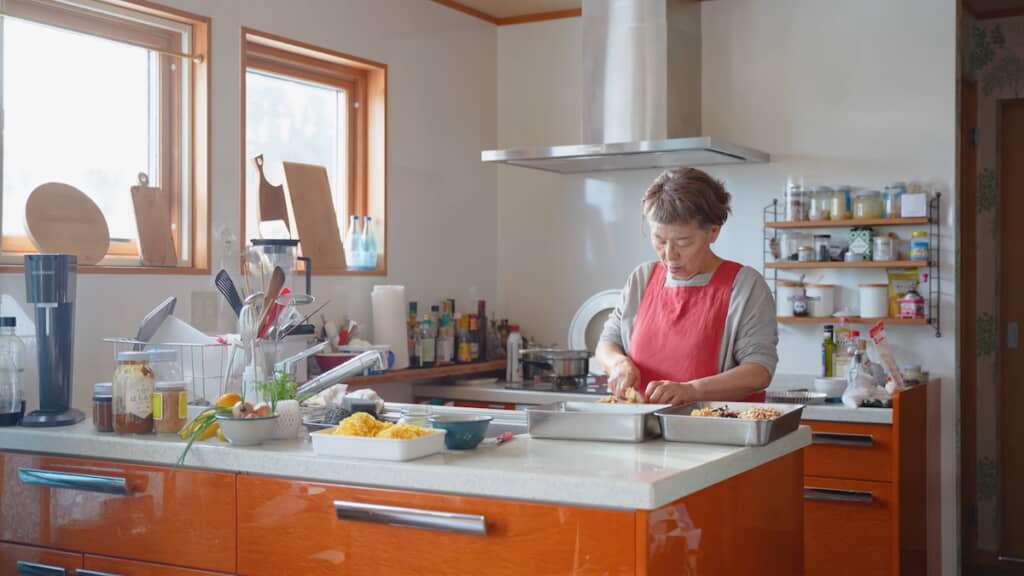 煮上がったものを刻む