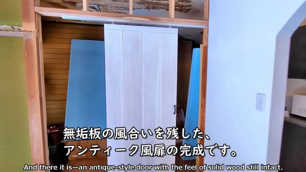 木目の美しさも生かしつつ、ナチュラルな白に塗りました