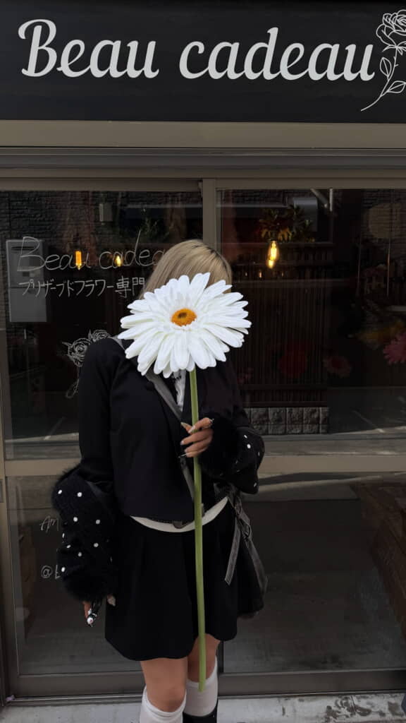 顔が隠れてしまうほどのサイズ