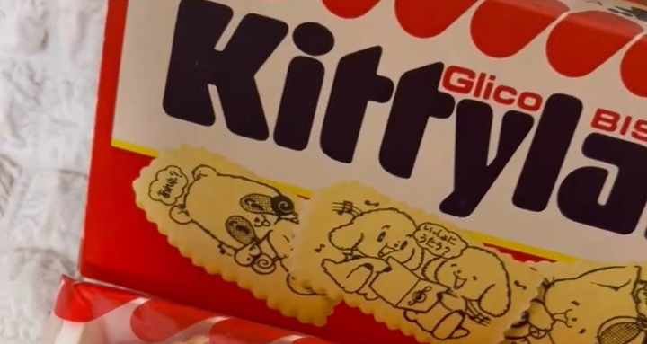 40年以上前の「グリコのお菓子」→開けたら…… 「ええぇえぇーー!」まさかの中身に「マジですか?」「信じられない」(1/2) | グルメ ねとらぼ