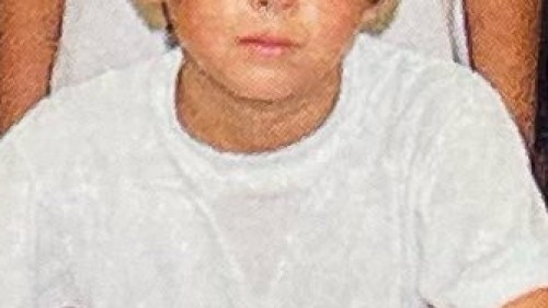 「ビスコのモデル絶対小学生の時の俺だよな」と自信満々の男性→当時の姿を見ると……　「似てる通り越して本人」「強くなれましたか？」と130万表示（1/2） | ライフスタイル ねとらぼ