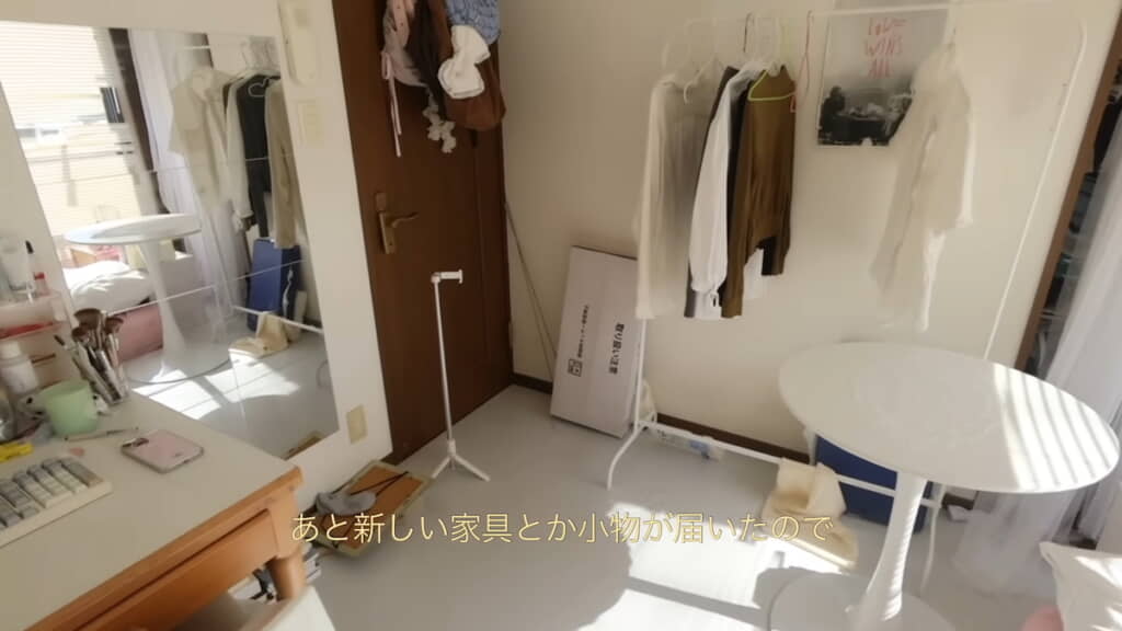 部屋の入り口付近のビフォー