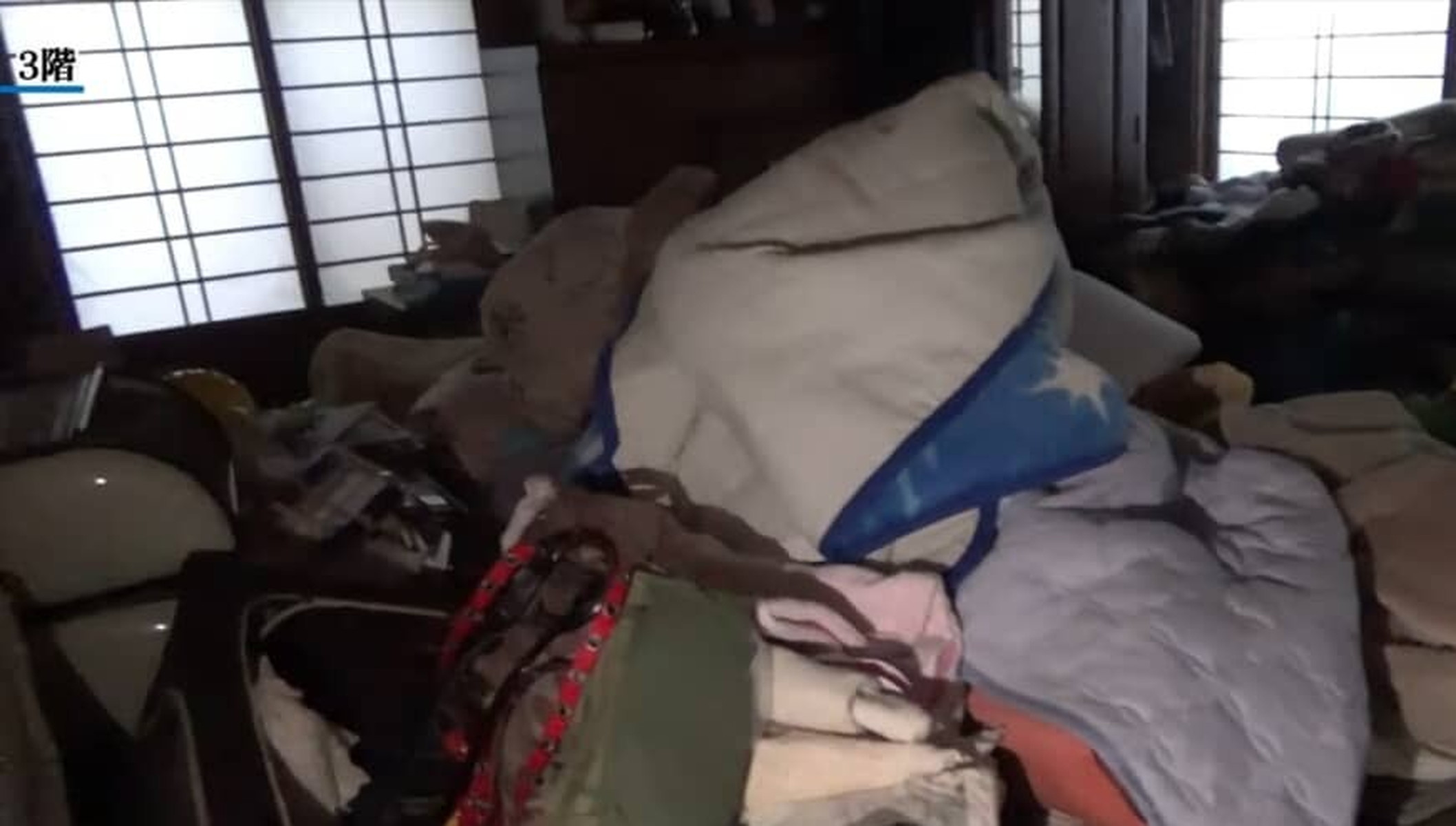 実家掃除中、認知症の母が大量に隠していた“まさかのもの”に絶句「これはエグい」「えぇ…ビックリ」(1/3) | ライフスタイル ねとらぼ