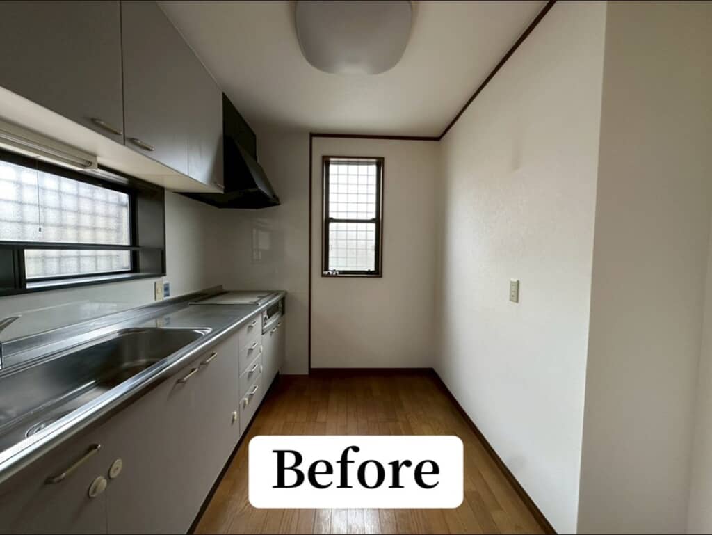 白を基調としたカラーリングのキッチン