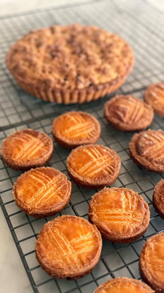 ブルーベリーのタルトとガレット・ブルトンヌ