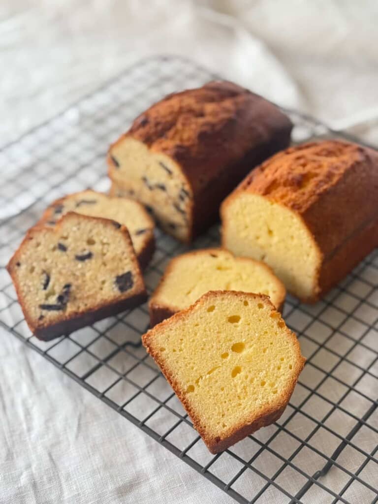 ヘーゼルナッツ、チョコレート、レモンのパウンドケーキ