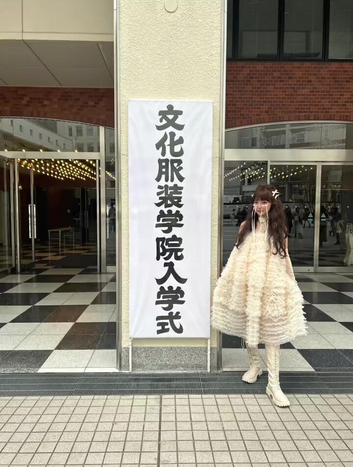 自身の世界観を発揮した衣装