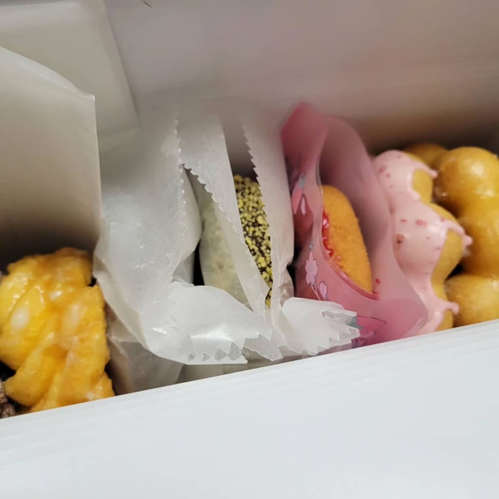 差し入れしたミスドを……？