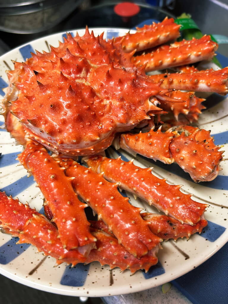 タラバガニにしてはトゲトゲしてる……