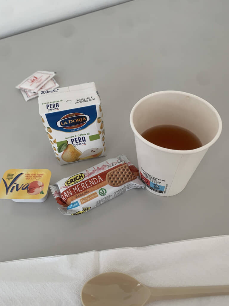 朝は軽めにして学校なり会社なりへ……って日常ならまだしも、出産でくたびれたあとにこれは……