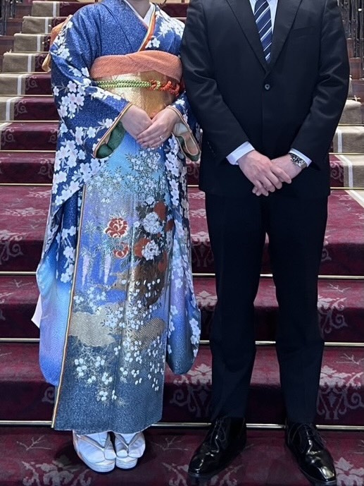 振袖姿のカッパさんと婚約者の2ショット