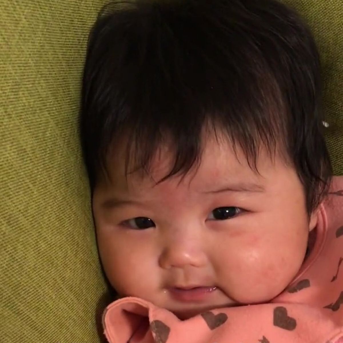 2カ月赤ちゃん→2年半後……ママ「顔変わりすぎて」まさかの姿に「ビックリして声出た」「モデル並みやな」 | ライフスタイル ねとらぼ