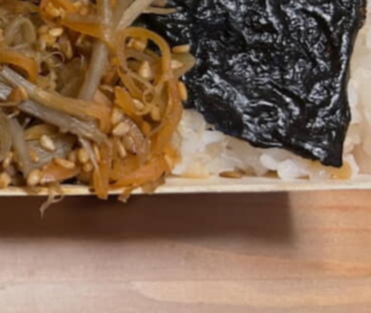 「お義母さんが持ってきてくれたお弁当」→開けてみたら……　とんでもない“中身”に「見たことないですよ」「太らされそうやな」（1/3） | グルメ ねとらぼ