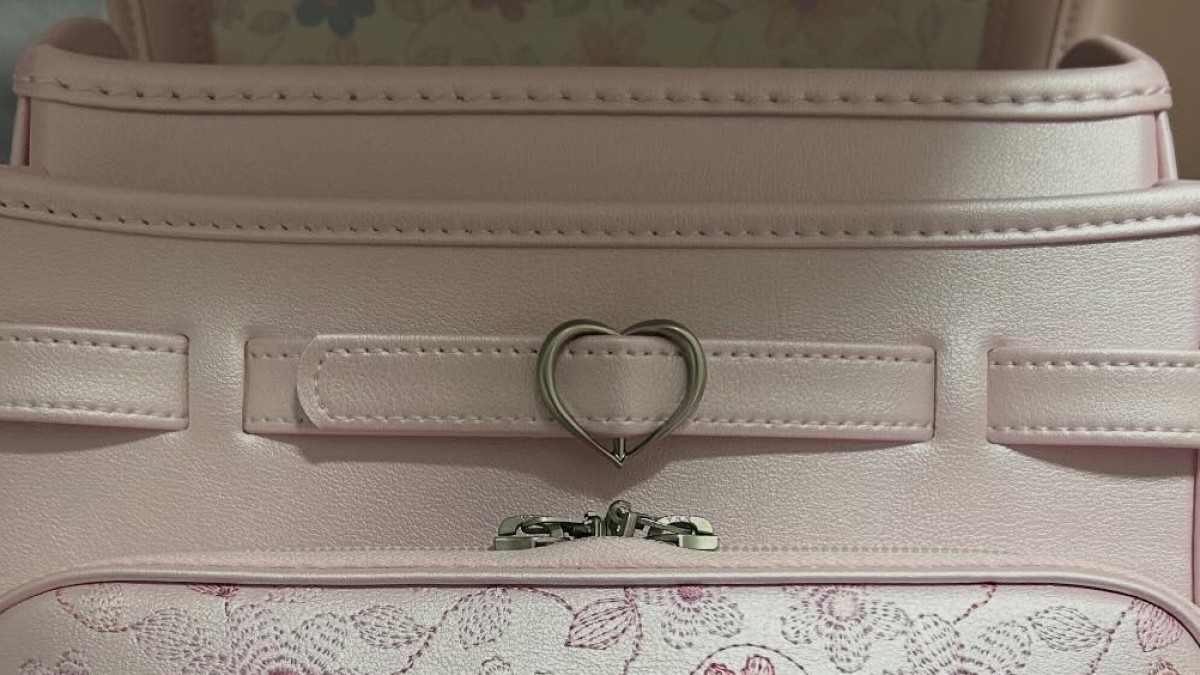 年長娘が“一目惚れ”で選んだランドセル→驚きのデザインに「こんなのあるんだ！」「全部最高」「もはや芸術」（1/2） | 教育・子育て ねとらぼ