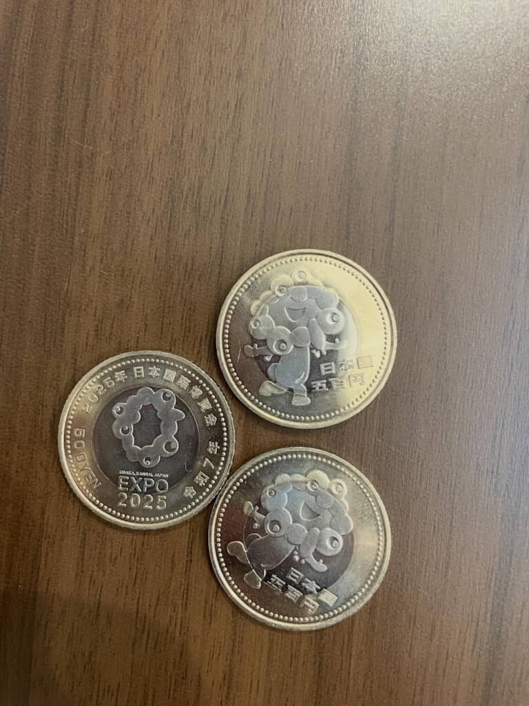 あれっ、ミャクミャク……？