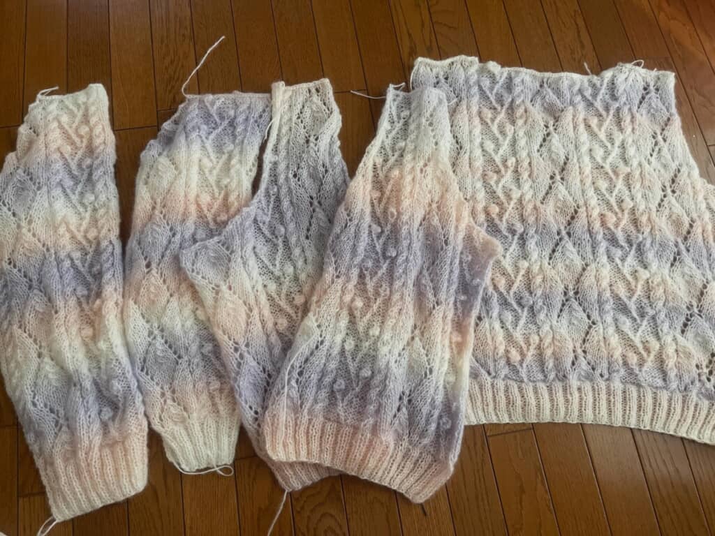 淡い紫とピンクのボーダーがかわいらしいです