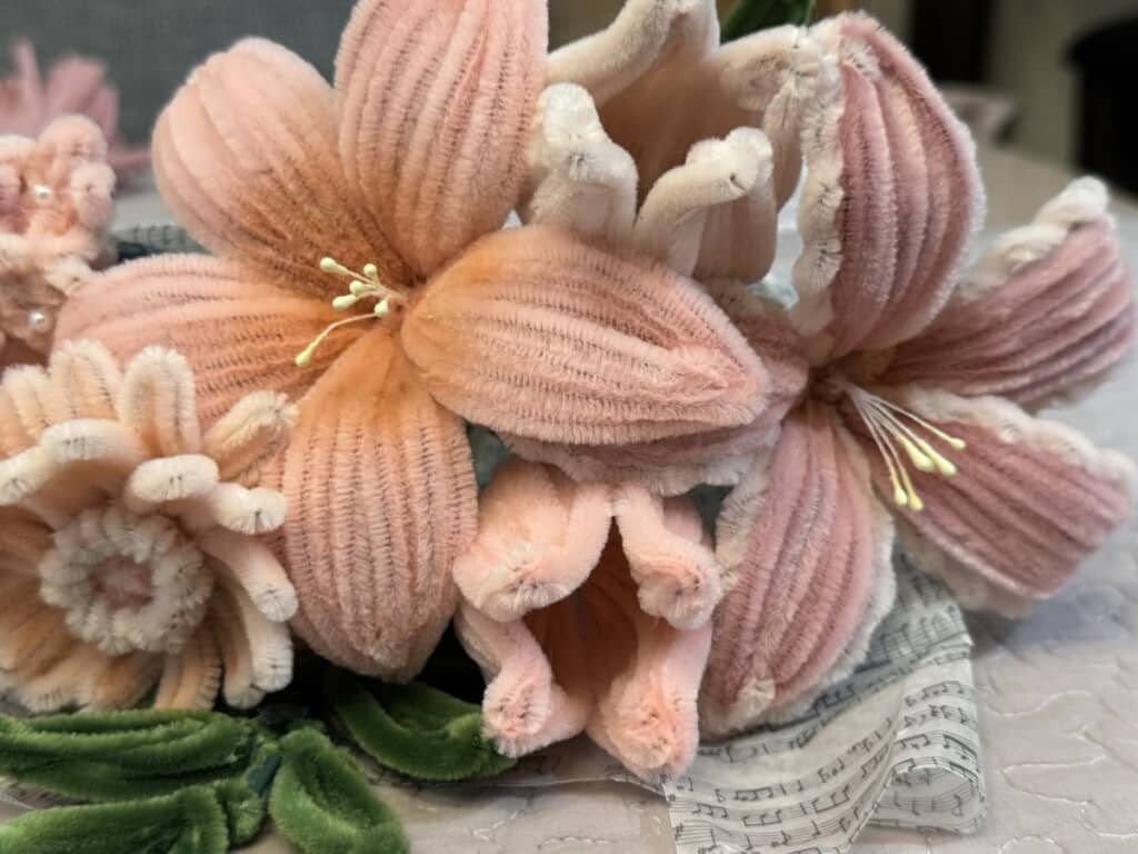 材料は手芸用モール