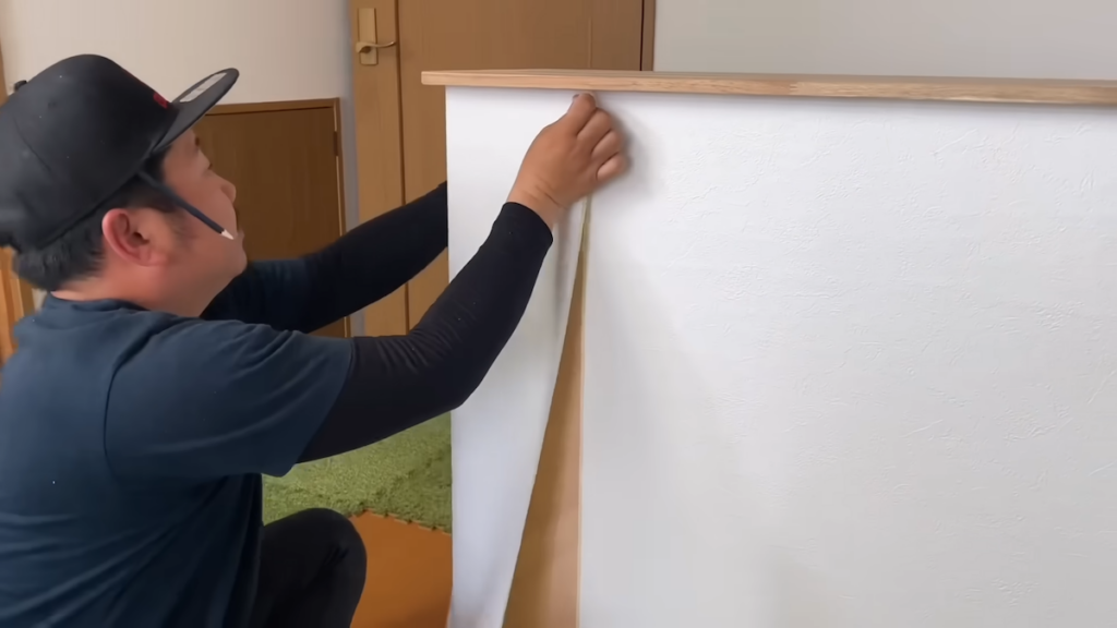 生のり付き壁紙でデザイン性アップ