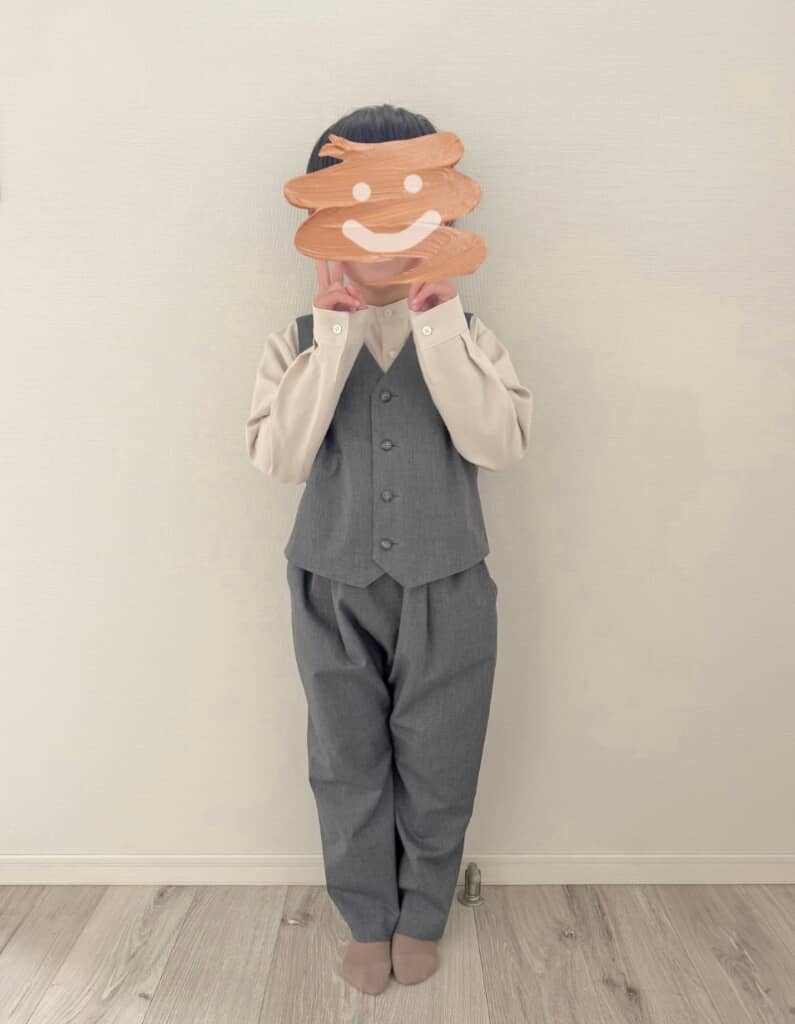 なこさんの手作りの三つ揃えを着た息子くん
