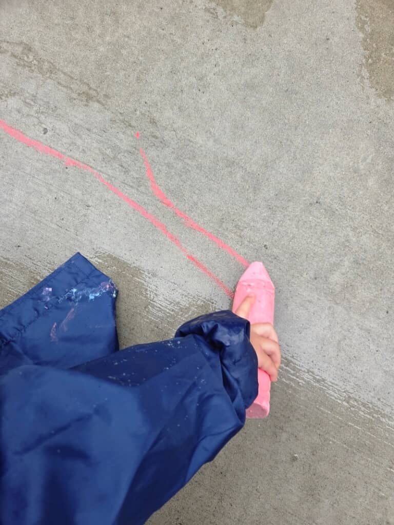 小さな子どもが持つと大きさが一目瞭然