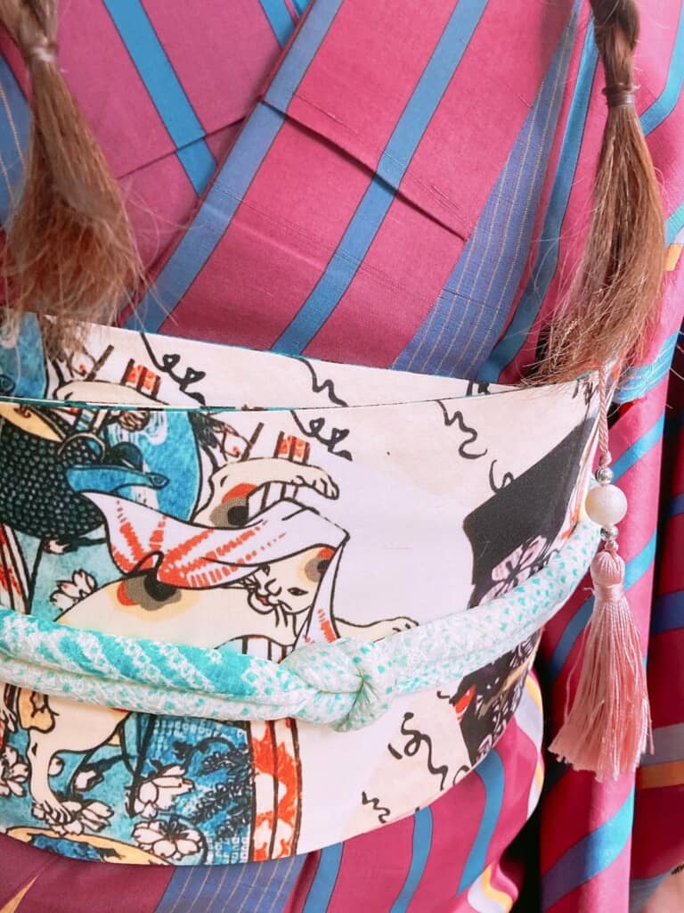 猫又の帯としぼりの帯締めがすてき