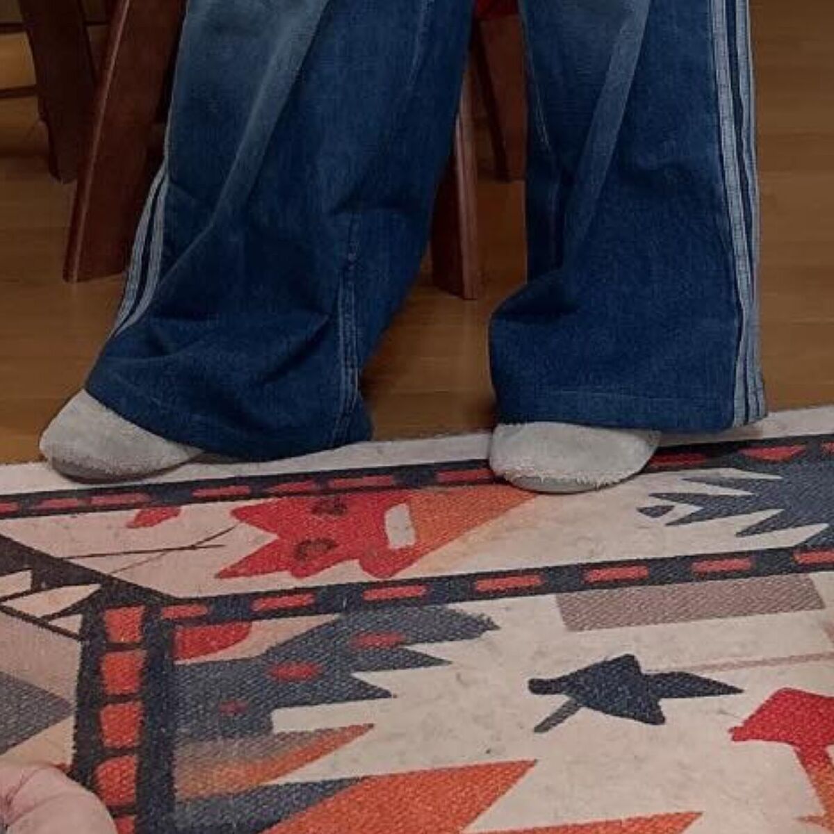 64歳女性がジャージを着たら……　「ジャージですと!?」驚きのコーデに「めっちゃオシャレ」「小泉今日子かと思った」 | ライフスタイル ねとらぼ