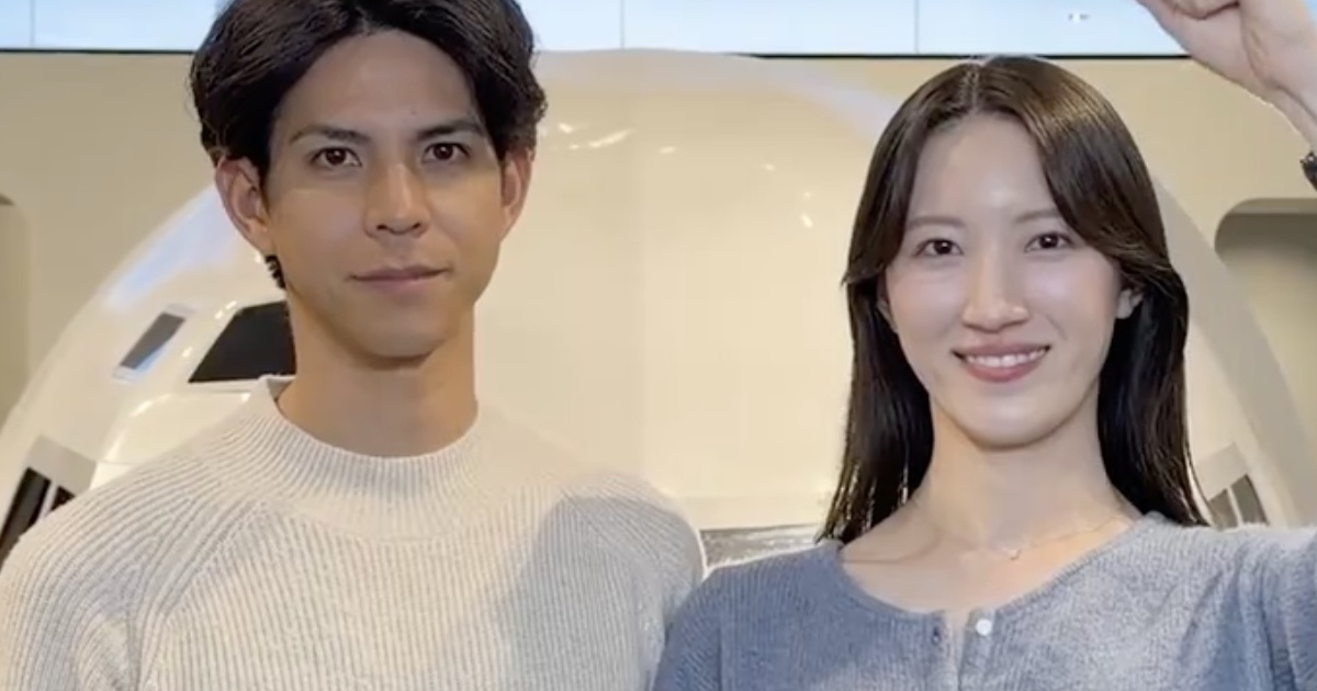 JALの「パイロットとCAの男女」、“まさかの私服姿”を大公開→着替えると……「モデルさんですか?」 “別人級の大変身”に15万再生の反響(1/2) | 乗り物 ねとらぼ