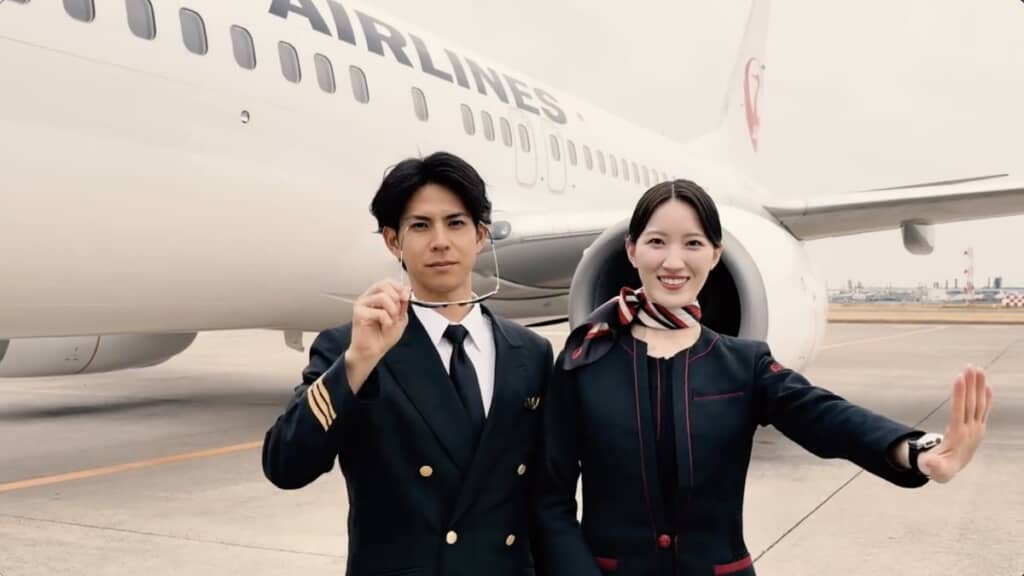 パイロットと客室乗務員の2人でした！